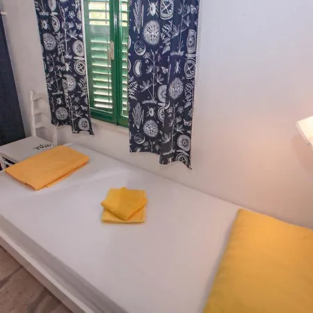 Erika * Rogoznica (Sibenik-Knin)